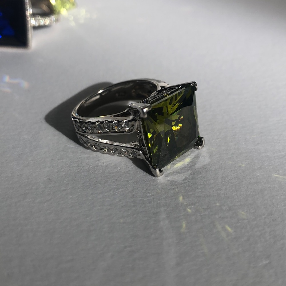 Party Rings - Picture 8 of 8